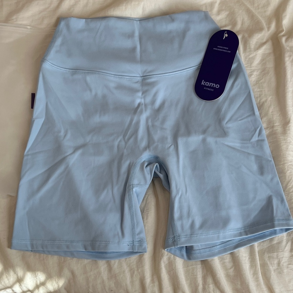 Kamo Fitness. Serenity Short- NWT